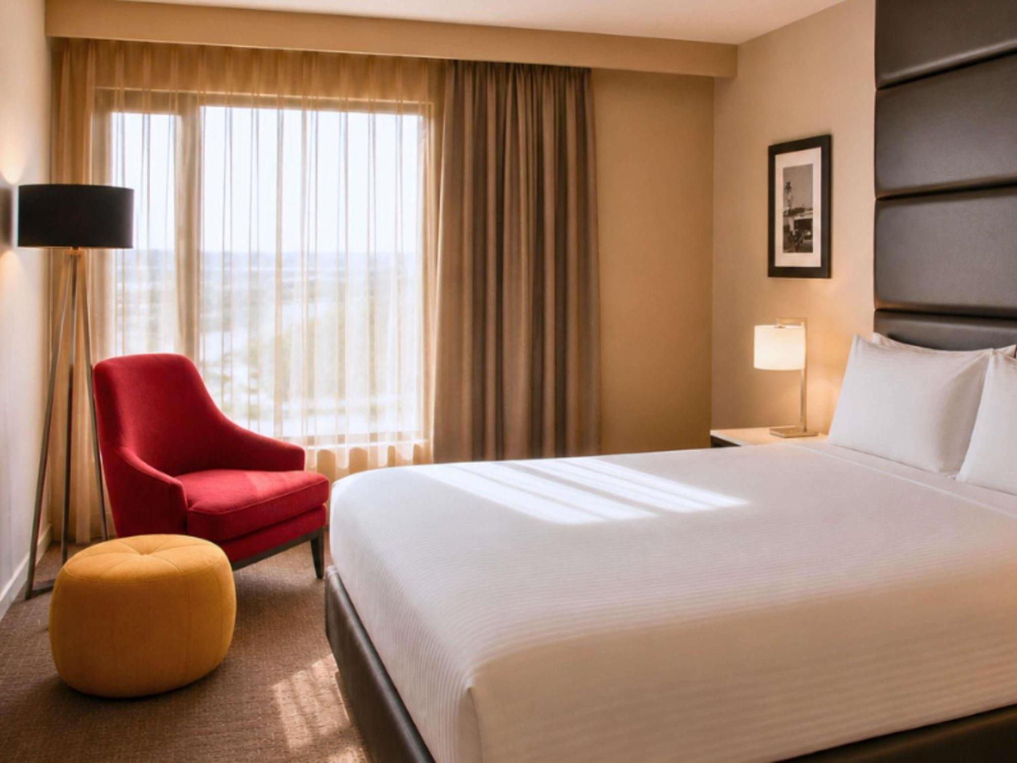 Deluxe King Suite